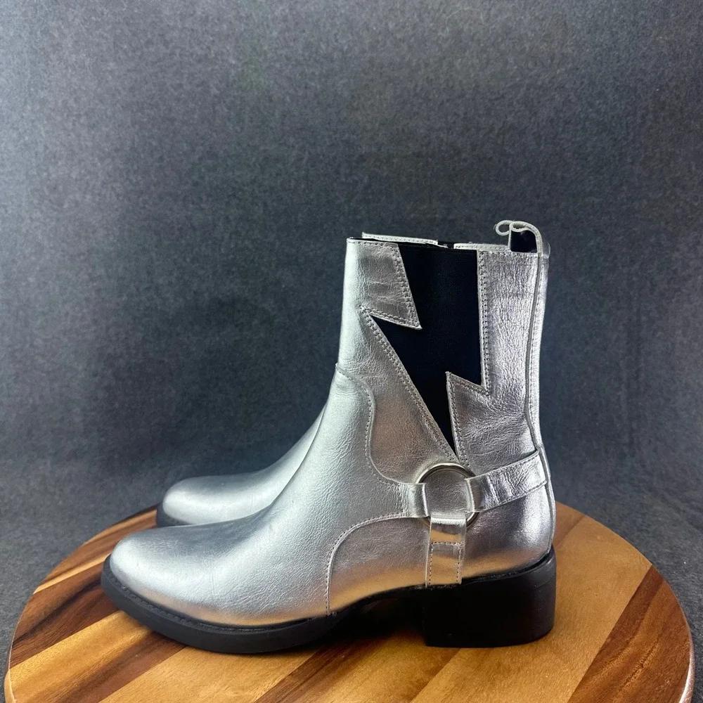 dingo silver metallic